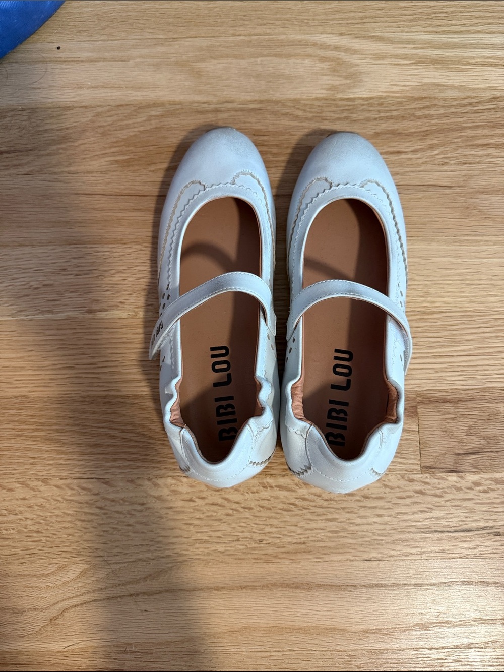 BiBi White Girls Mary Jane Flats with Scalloped Trim